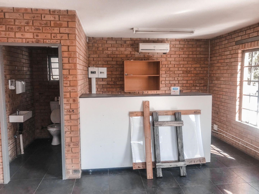 Commercial Property for Sale in Fontainebleau Gauteng