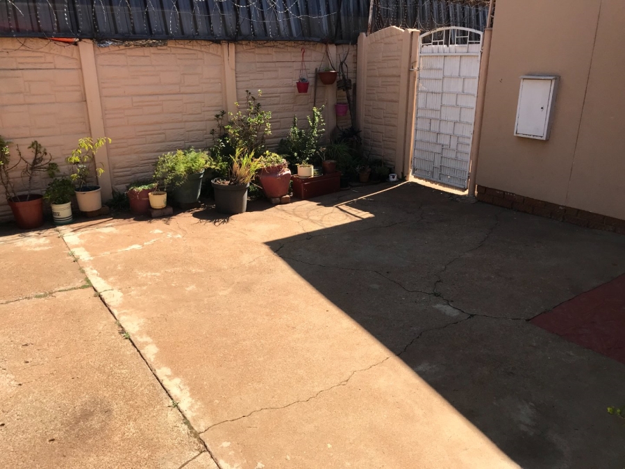 3 Bedroom Property for Sale in Lenasia Ext 3 Gauteng