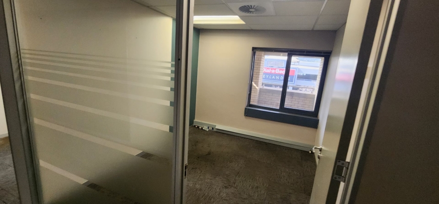 To Let commercial Property for Rent in Nieuw Muckleneuk Gauteng