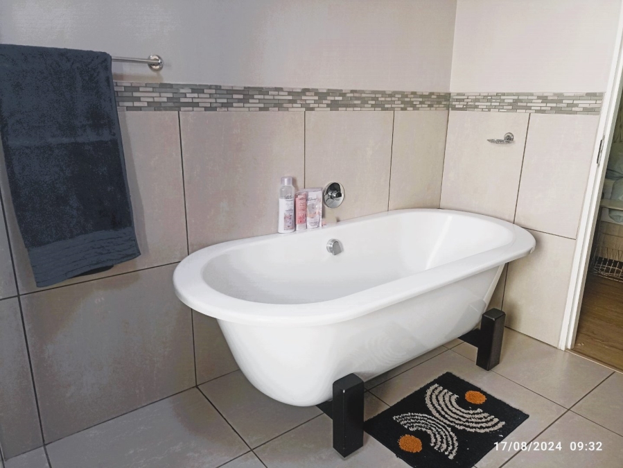 2 Bedroom Property for Sale in Northgate Gauteng