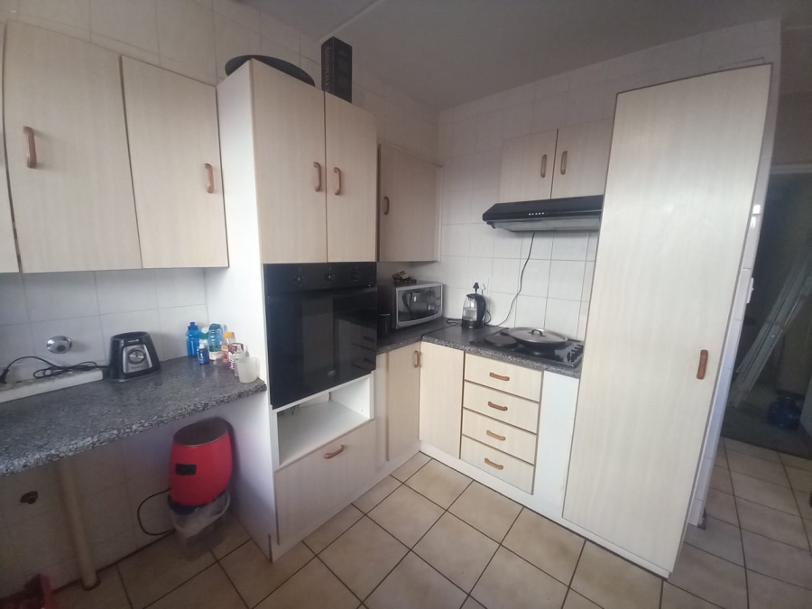 2 Bedroom Property for Sale in Kenmare Gauteng