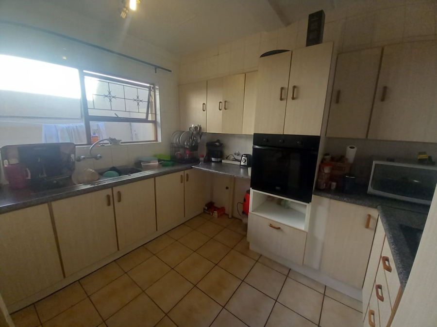 2 Bedroom Property for Sale in Kenmare Gauteng