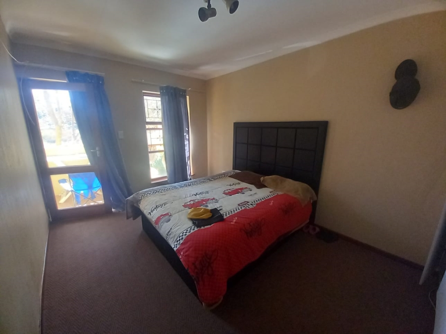 2 Bedroom Property for Sale in Kenmare Gauteng