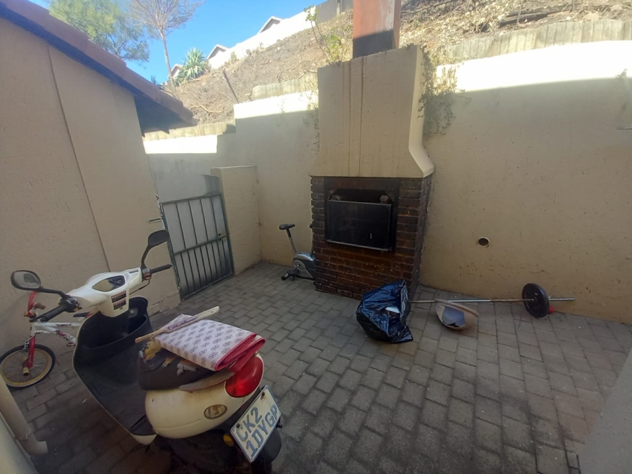 2 Bedroom Property for Sale in Kenmare Gauteng