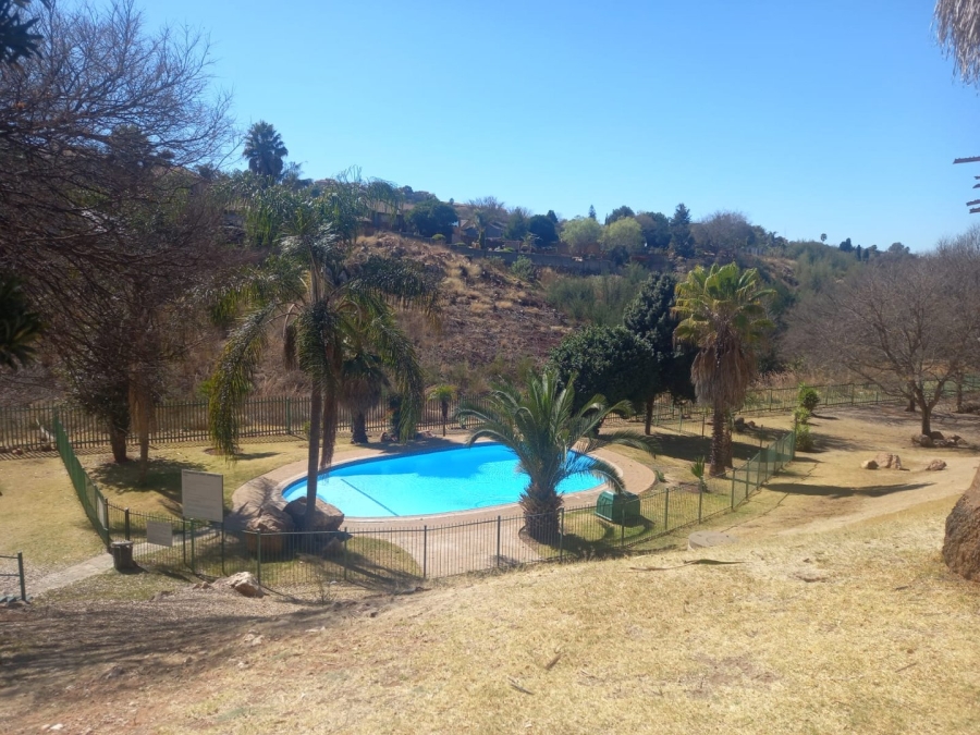 2 Bedroom Property for Sale in Kenmare Gauteng