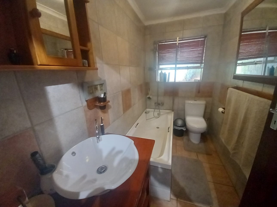 3 Bedroom Property for Sale in Noordheuwel Gauteng