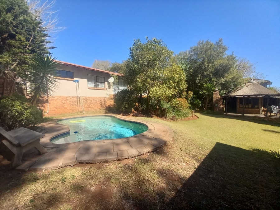 3 Bedroom Property for Sale in Noordheuwel Gauteng