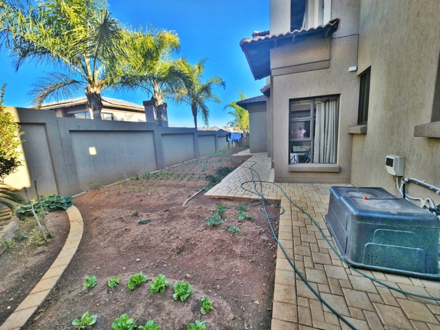 To Let 4 Bedroom Property for Rent in Ebotse Golf Estate Gauteng