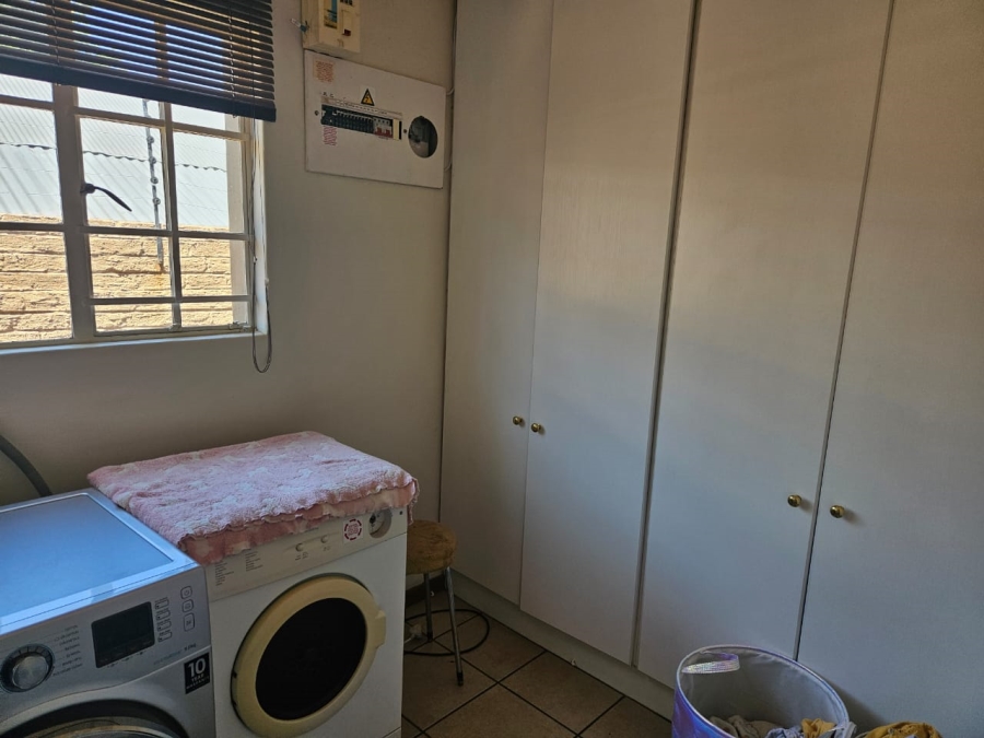 3 Bedroom Property for Sale in Greenhills Gauteng