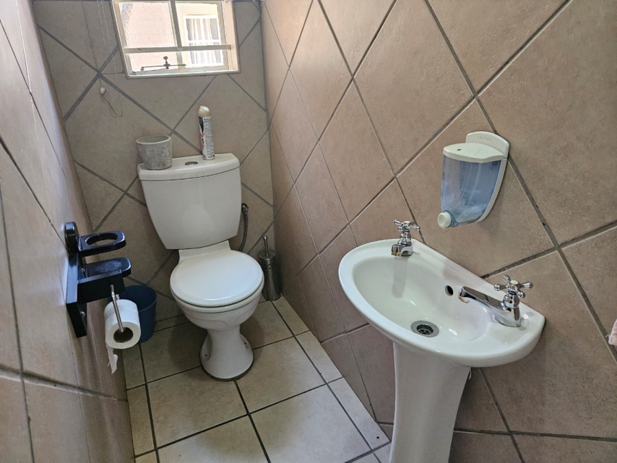 3 Bedroom Property for Sale in Greenhills Gauteng