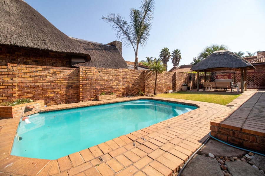 3 Bedroom Property for Sale in Terenure Gauteng