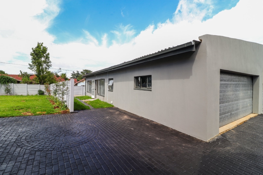 4 Bedroom Property for Sale in Breaunanda Gauteng