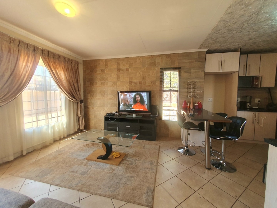 2 Bedroom Property for Sale in The Orchards Gauteng