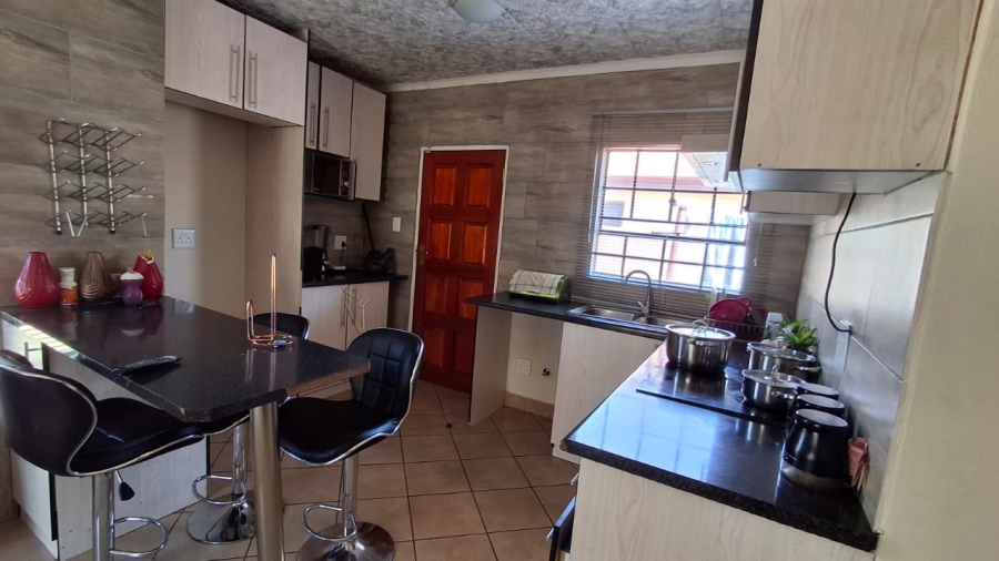 2 Bedroom Property for Sale in The Orchards Gauteng