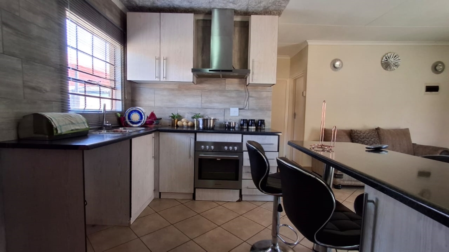 2 Bedroom Property for Sale in The Orchards Gauteng