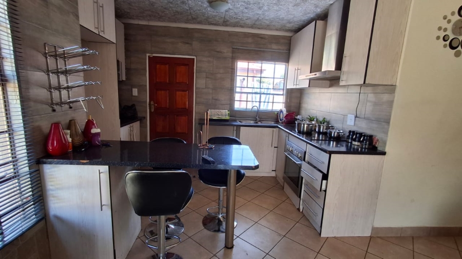 2 Bedroom Property for Sale in The Orchards Gauteng