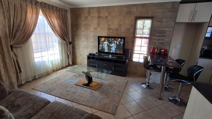 2 Bedroom Property for Sale in The Orchards Gauteng