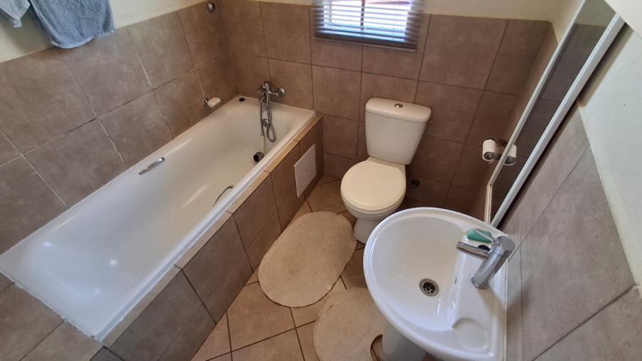 2 Bedroom Property for Sale in The Orchards Gauteng