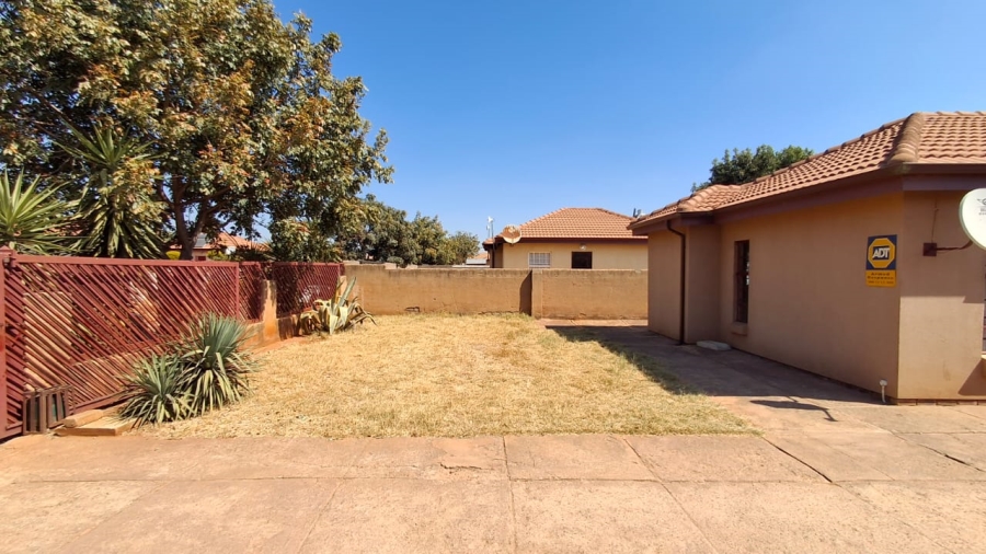 2 Bedroom Property for Sale in The Orchards Gauteng