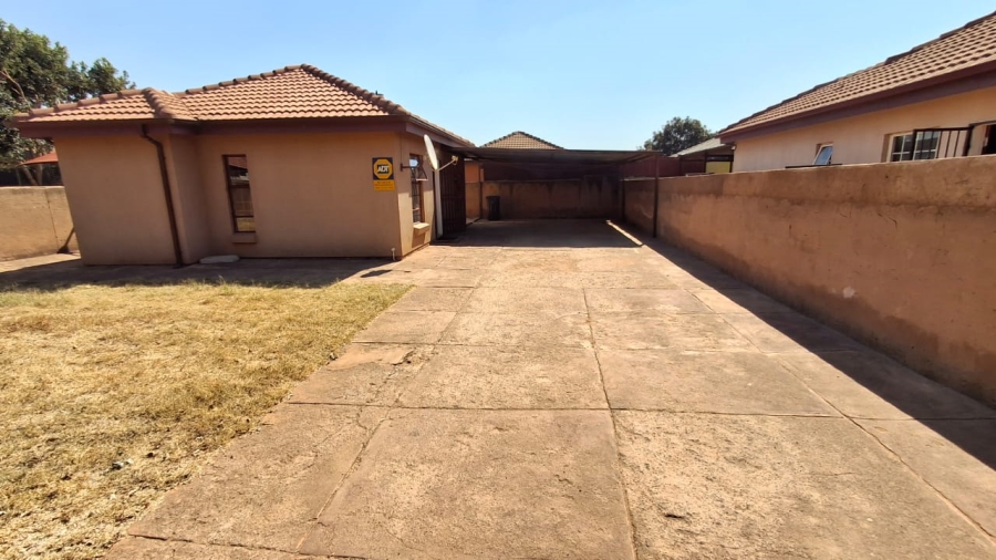 2 Bedroom Property for Sale in The Orchards Gauteng