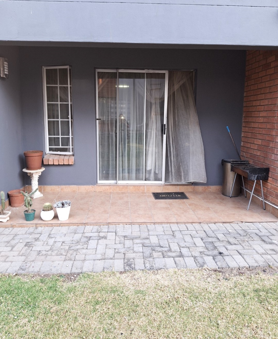 2 Bedroom Property for Sale in Rynfield A H Gauteng