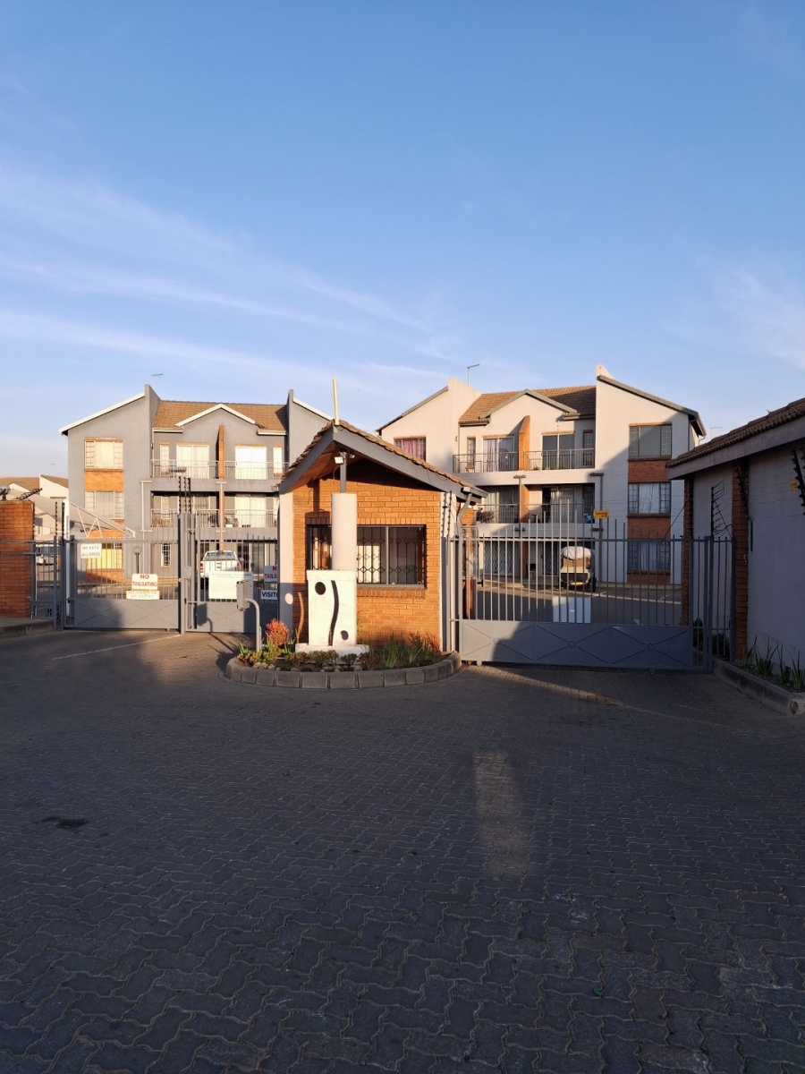 2 Bedroom Property for Sale in Rynfield A H Gauteng