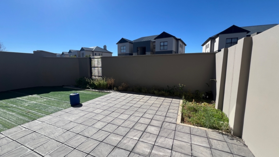 3 Bedroom Property for Sale in The Polofields Gauteng