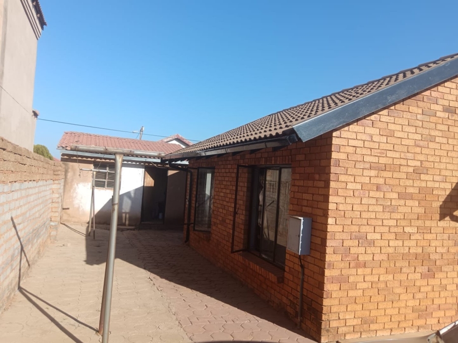 2 Bedroom Property for Sale in Soshanguve WW Gauteng