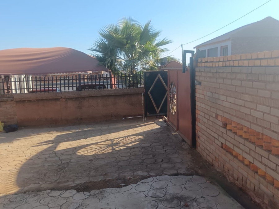 2 Bedroom Property for Sale in Soshanguve WW Gauteng