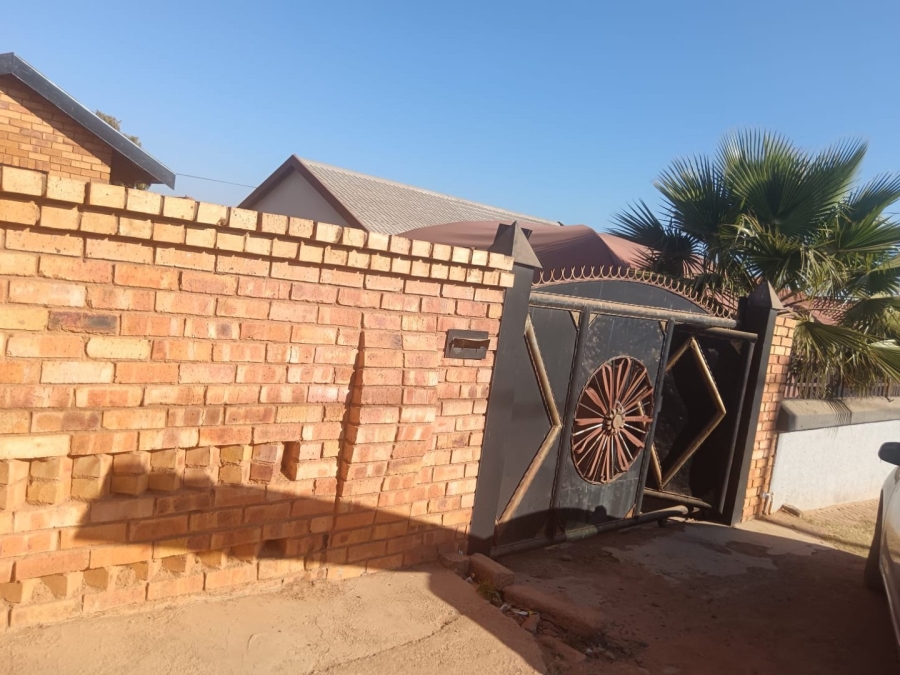 2 Bedroom Property for Sale in Soshanguve WW Gauteng