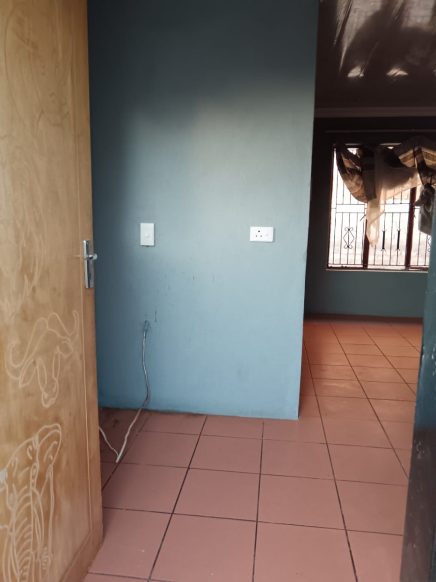 2 Bedroom Property for Sale in Soshanguve WW Gauteng