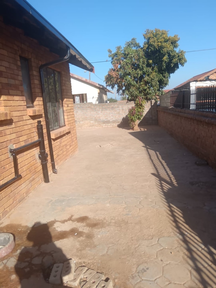 2 Bedroom Property for Sale in Soshanguve WW Gauteng