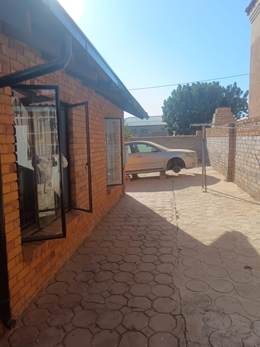 2 Bedroom Property for Sale in Soshanguve WW Gauteng