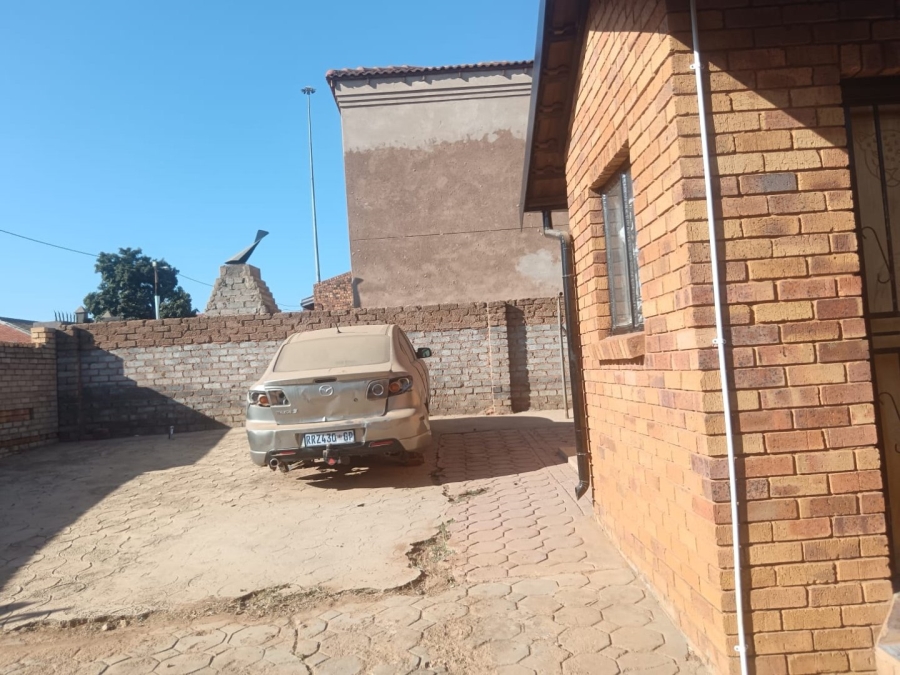 2 Bedroom Property for Sale in Soshanguve WW Gauteng