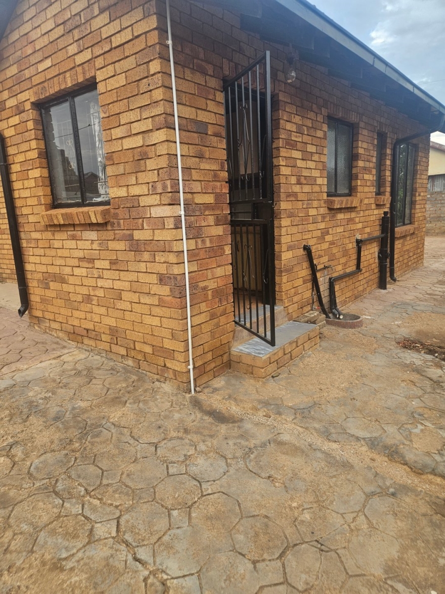 2 Bedroom Property for Sale in Soshanguve WW Gauteng