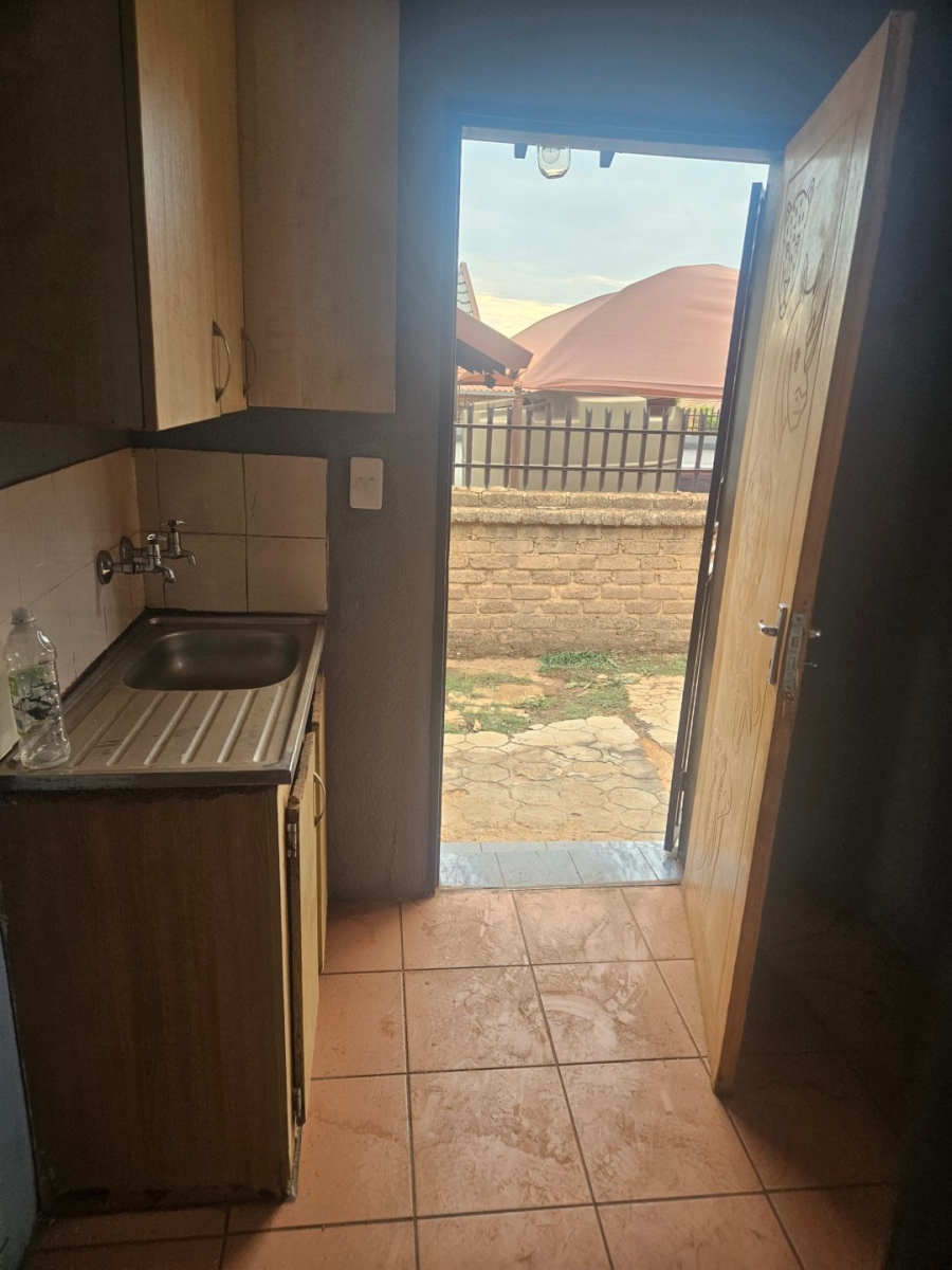 2 Bedroom Property for Sale in Soshanguve WW Gauteng