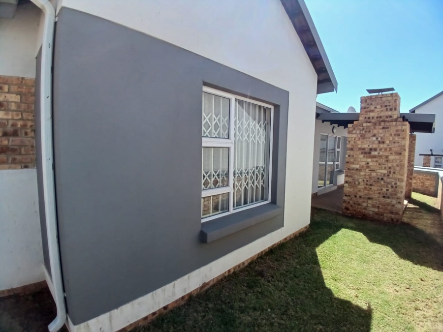 3 Bedroom Property for Sale in Roseacre Gauteng