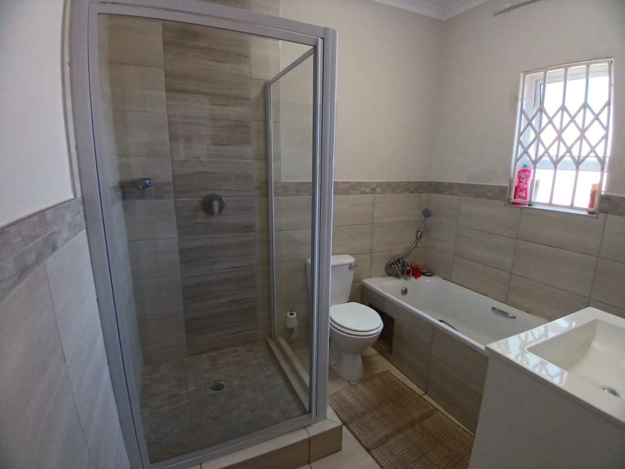 3 Bedroom Property for Sale in Roseacre Gauteng