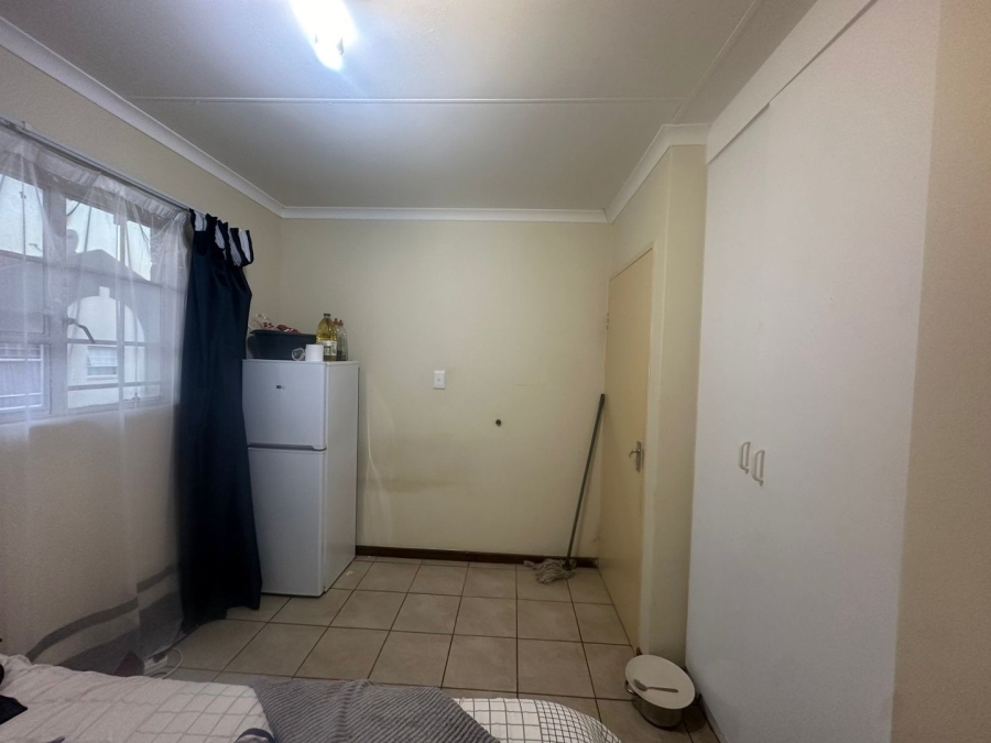 2 Bedroom Property for Sale in Die Hoewes Gauteng