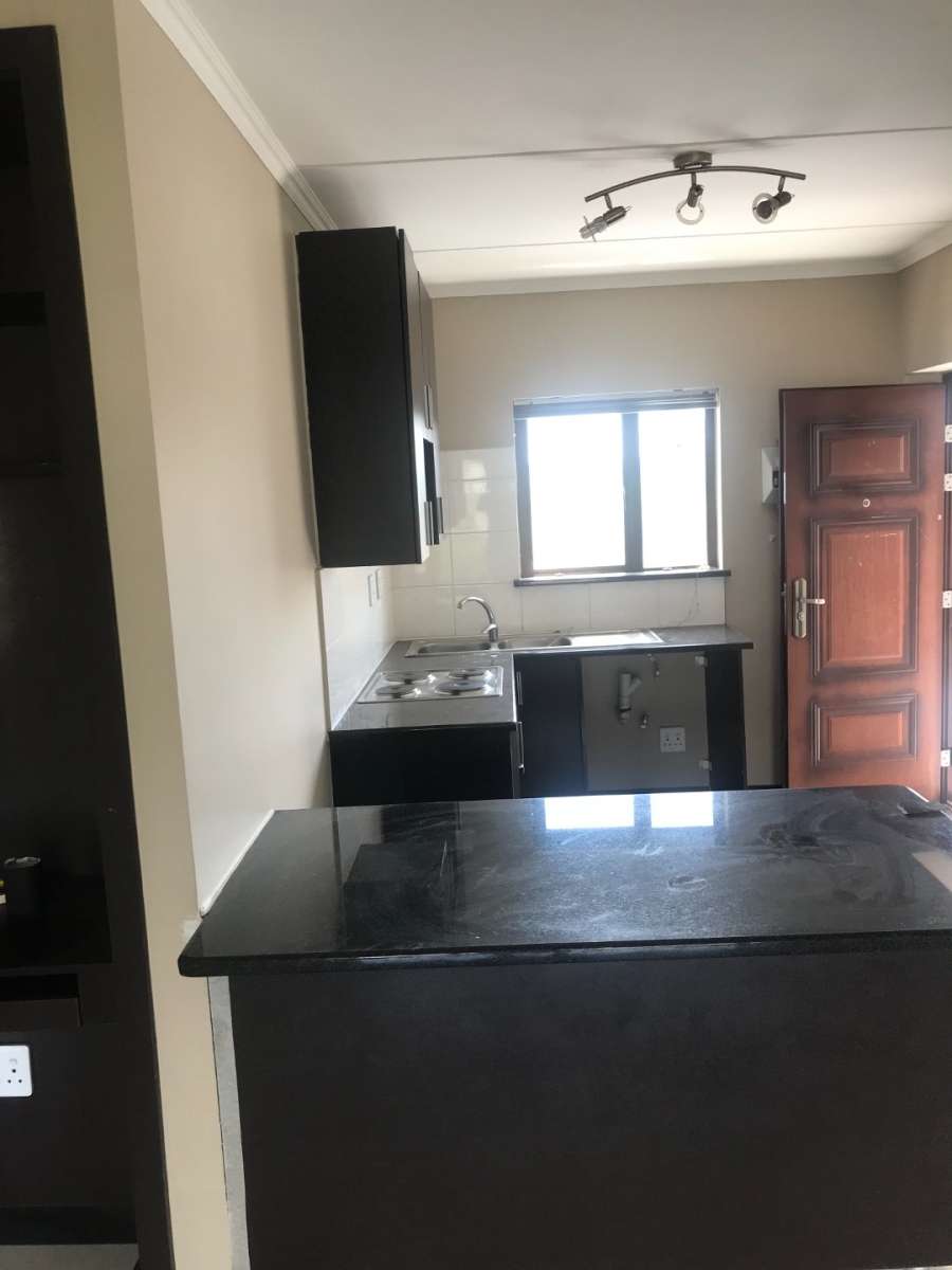 2 Bedroom Property for Sale in Noordwyk Gauteng