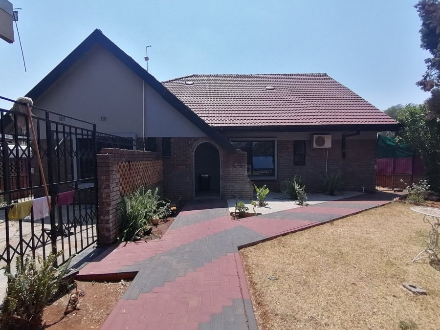 4 Bedroom Property for Sale in Parktown Estate Gauteng