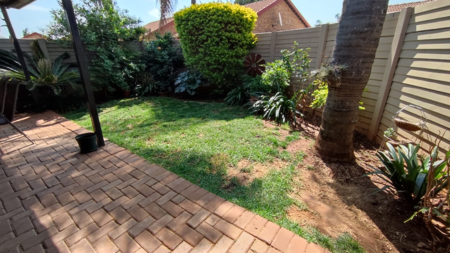 2 Bedroom Property for Sale in Wierda Park Gauteng