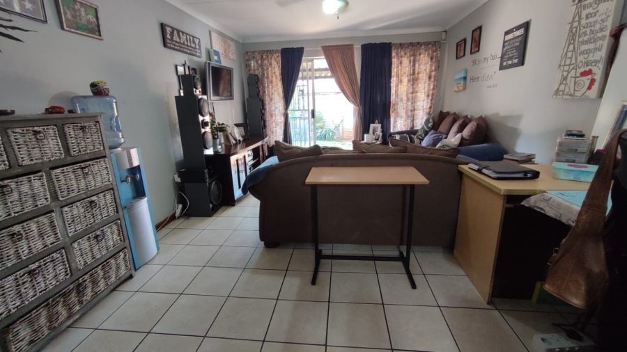 2 Bedroom Property for Sale in Wierda Park Gauteng