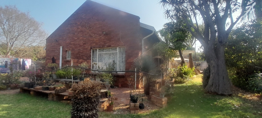 2 Bedroom Property for Sale in Pretoria North Gauteng