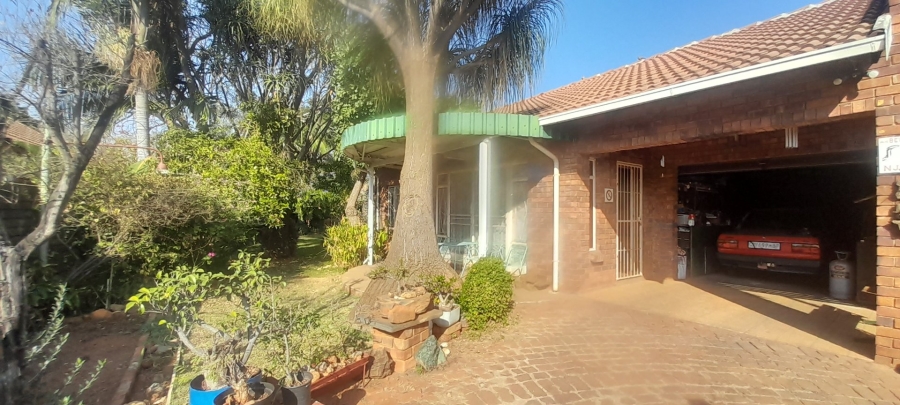 2 Bedroom Property for Sale in Pretoria North Gauteng