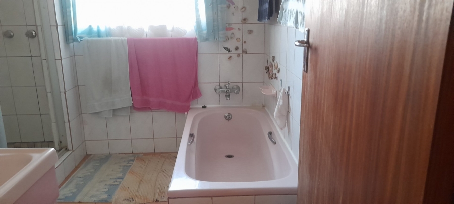 2 Bedroom Property for Sale in Pretoria North Gauteng