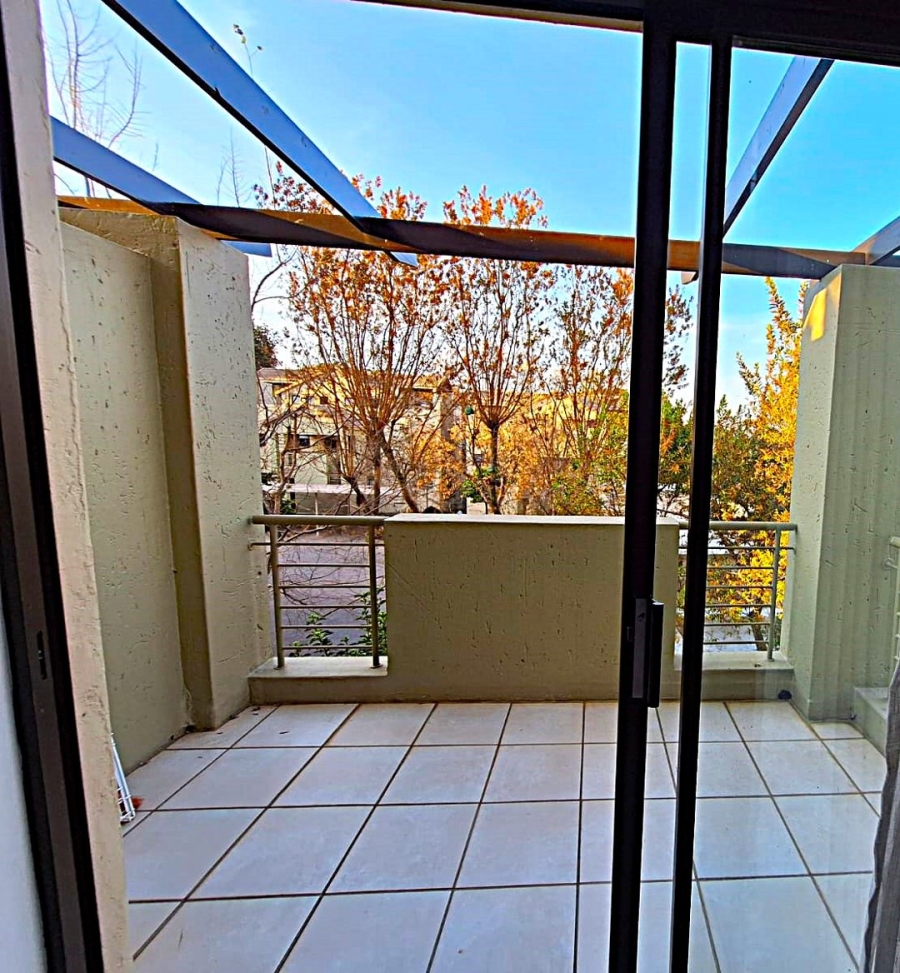 1 Bedroom Property for Sale in Bryanston East Gauteng