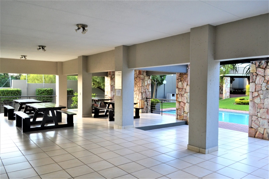 1 Bedroom Property for Sale in Bryanston East Gauteng