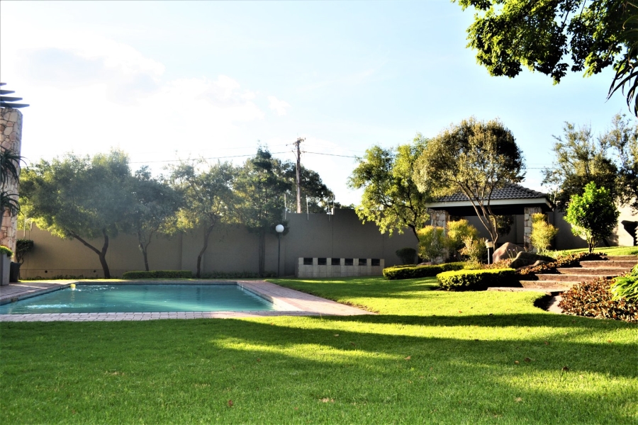 1 Bedroom Property for Sale in Bryanston East Gauteng