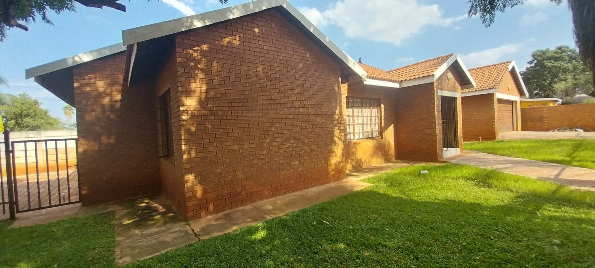 4 Bedroom Property for Sale in The Orchards Gauteng